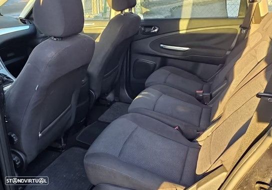 Ford S-Max 1.8 TDCi Trend 5L - 5