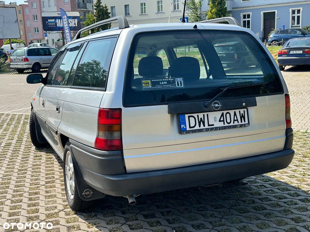 Opel Astra 1.4 Base - 3