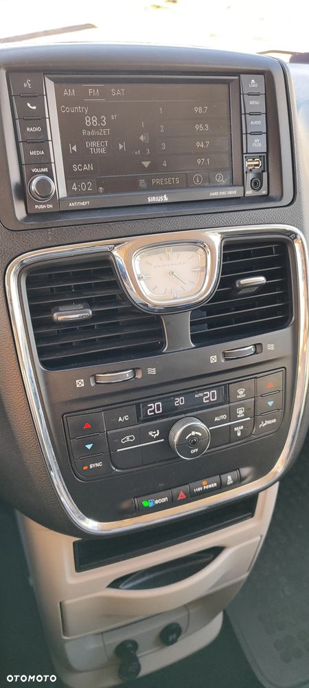 Chrysler Town & Country 3.6 Touring - 17