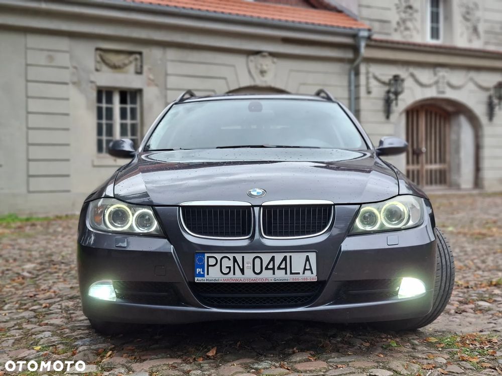 BMW Seria 3 318d DPF - 3