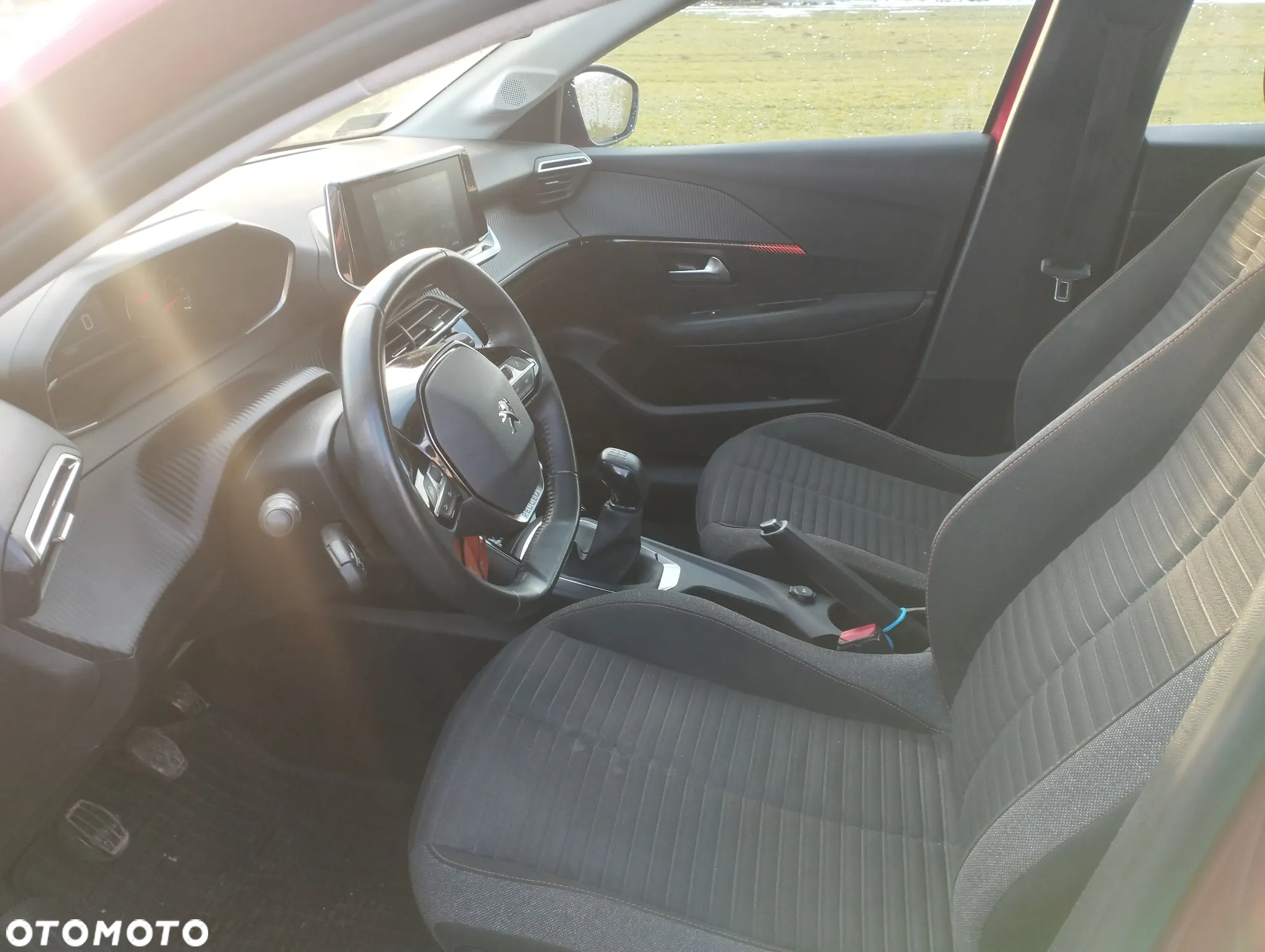Peugeot 208 - 7