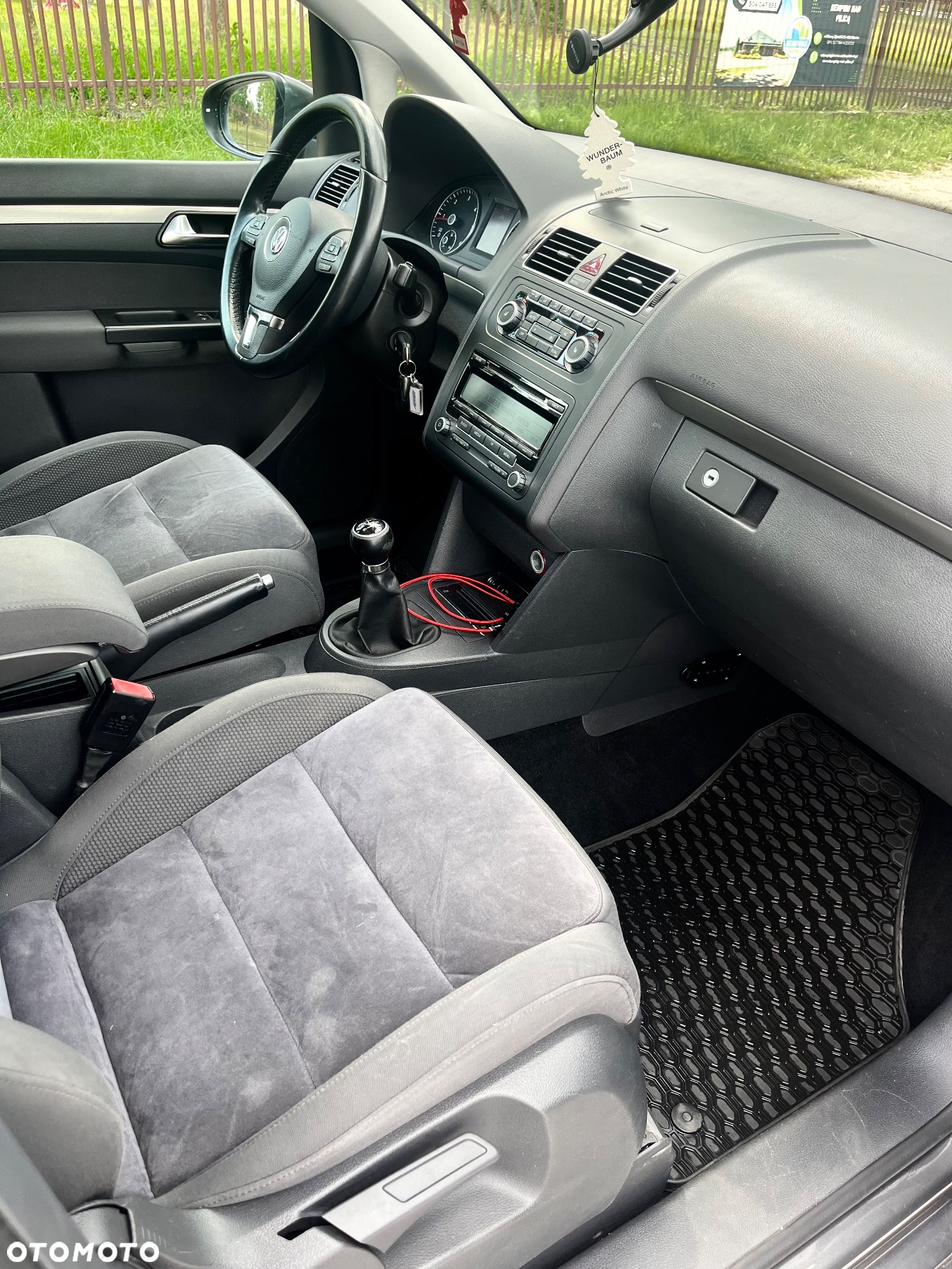 Volkswagen Touran 2.0 TDI DPF Highline - 28