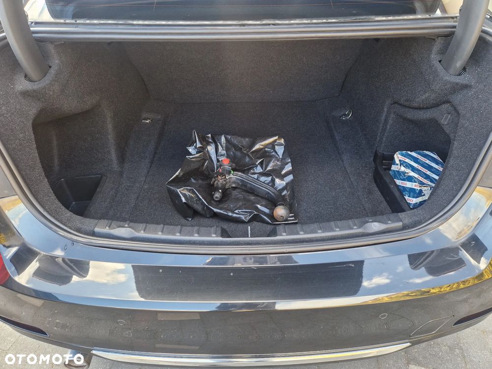 BMW Seria 3 - 32
