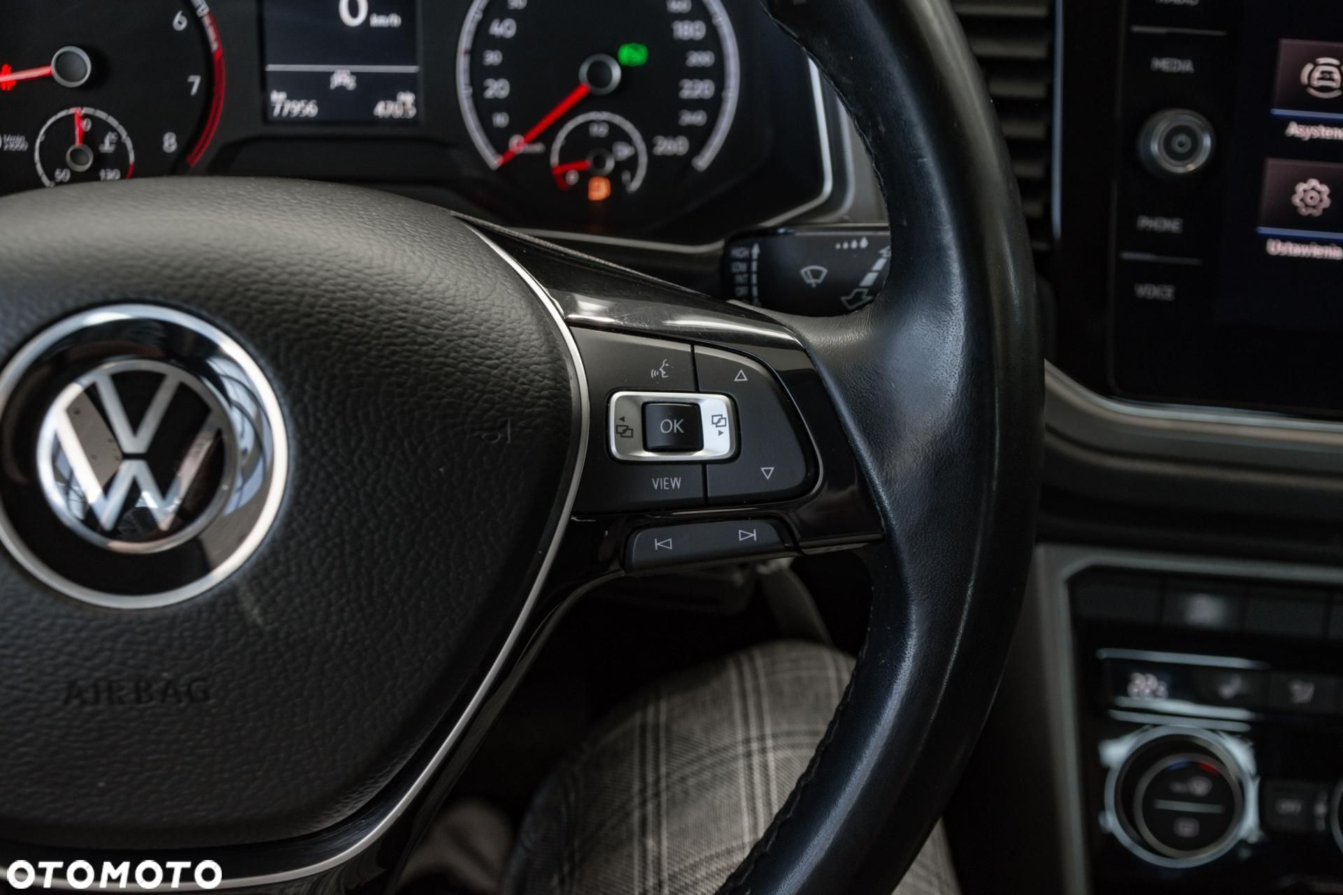 Volkswagen T-Roc - 18