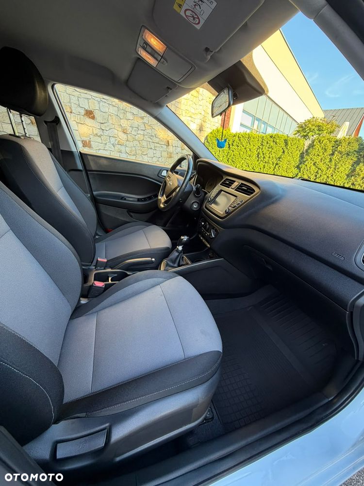 Hyundai i20 1.2 Trend - 25