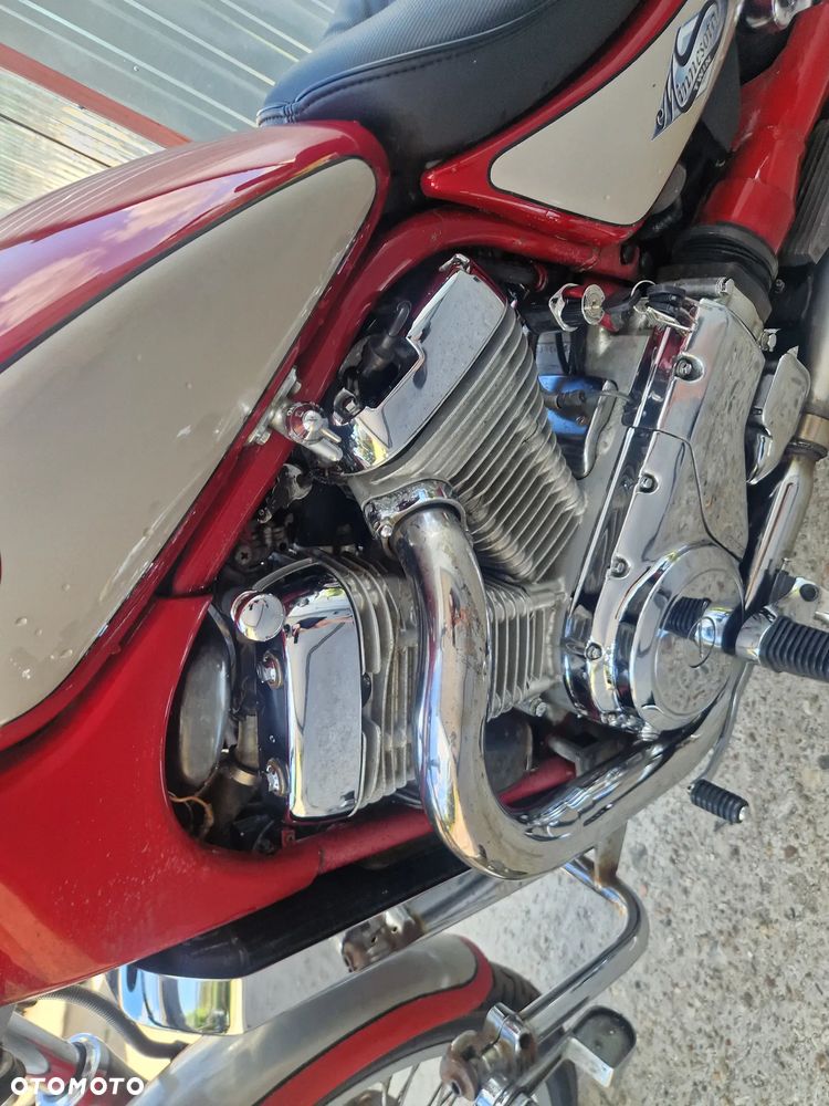 Suzuki Intruder - 26