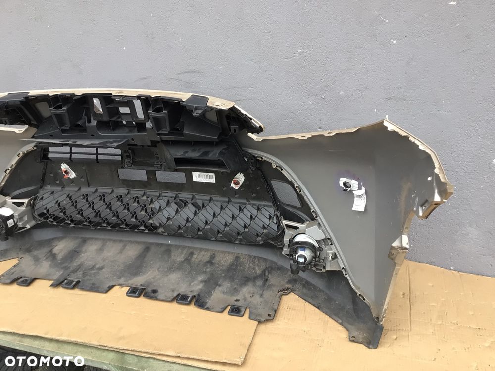 Zderzak przedni Toyota Aygo X kod 4U9 - 6