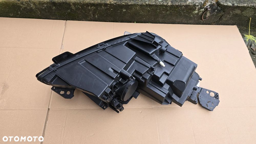 Peugeot 3008 II 5008 II 16- Lampa Przednia Lewa Zwykła z LED DRL Nieklejona - 5