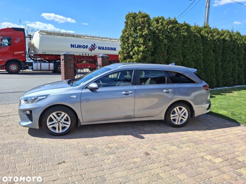 Kia Ceed 1.6 CRDi mHEV M - 3