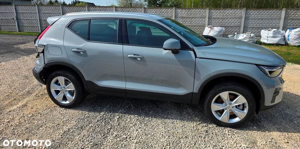 Volvo XC 40 B3 Essential - 4