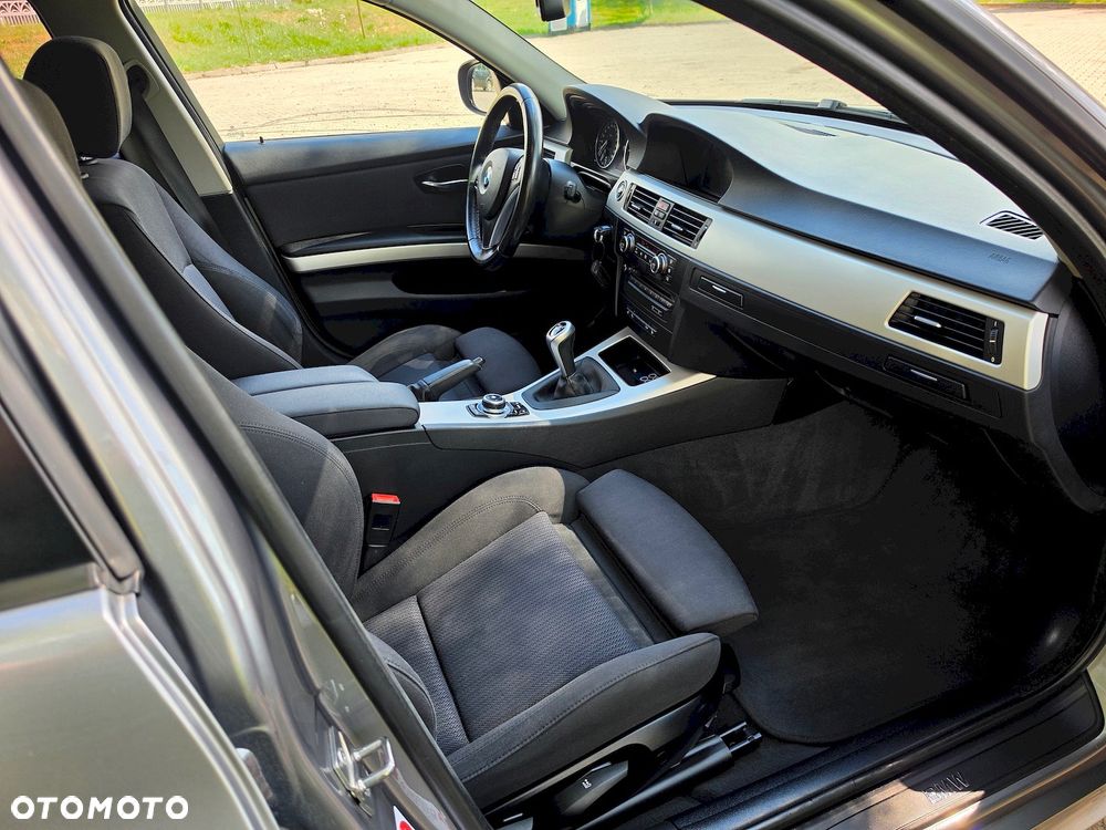 BMW Seria 3 318d - 20