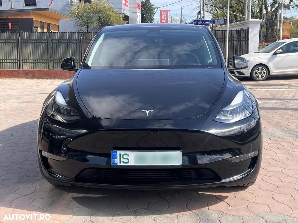Tesla Model Y Long Range AWD - 3