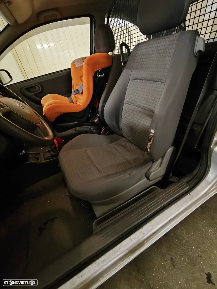 Opel Corsa 1.7 DTi 16V Sport - 6