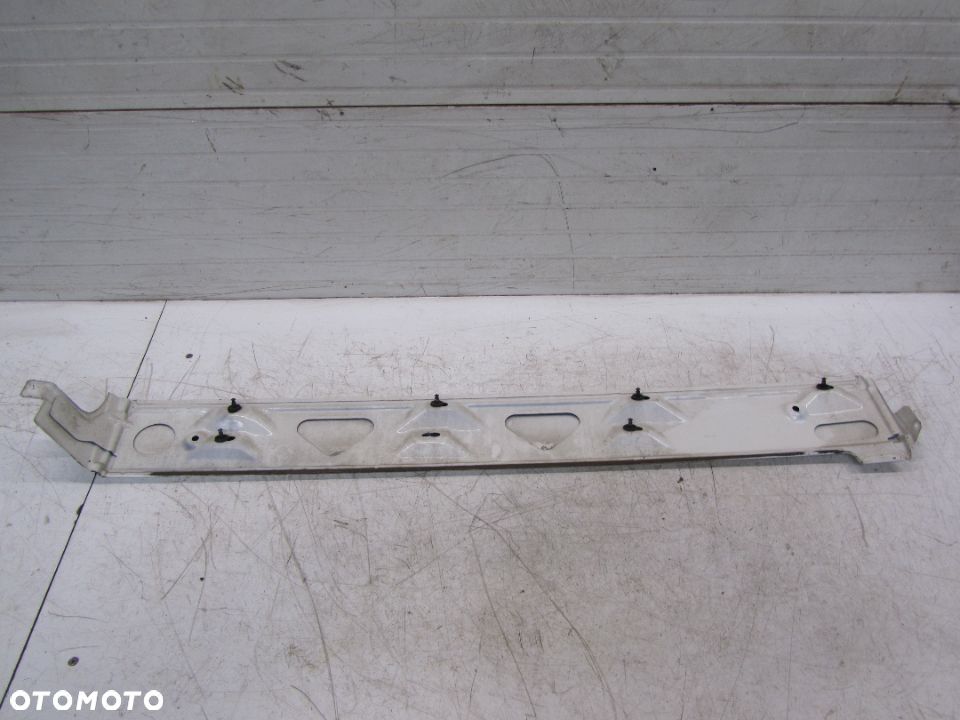 Vw T5 2.5TDI EU maskownica szyny drzwi prawe przesuwne - 4