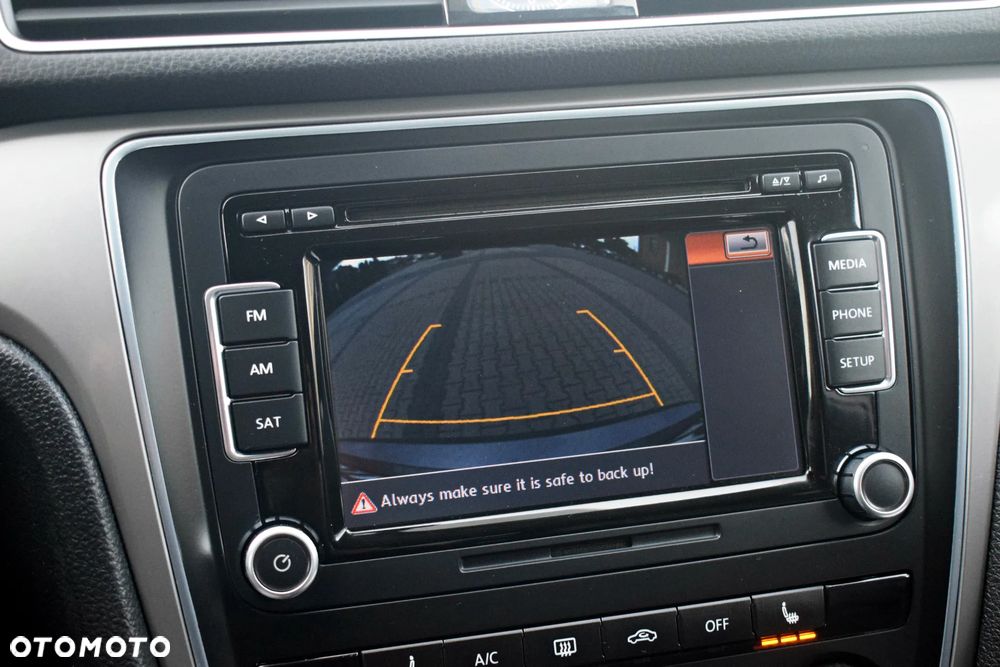Volkswagen Passat - 7