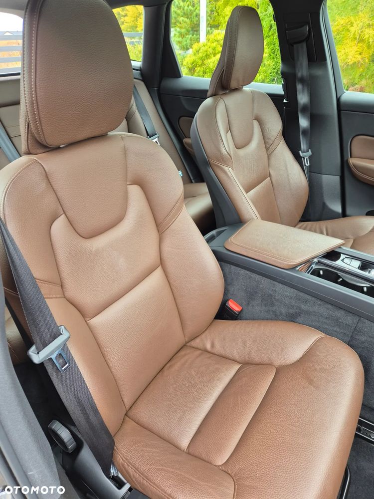 Volvo XC 60 D4 Momentum Pro - 10