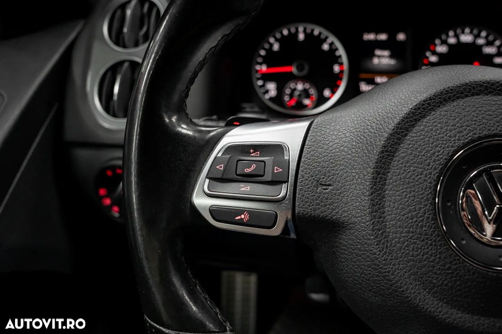 Volkswagen Tiguan 2.0 TDI DPF 4Motion BlueMotion Technology DSG Sport & Style - 36