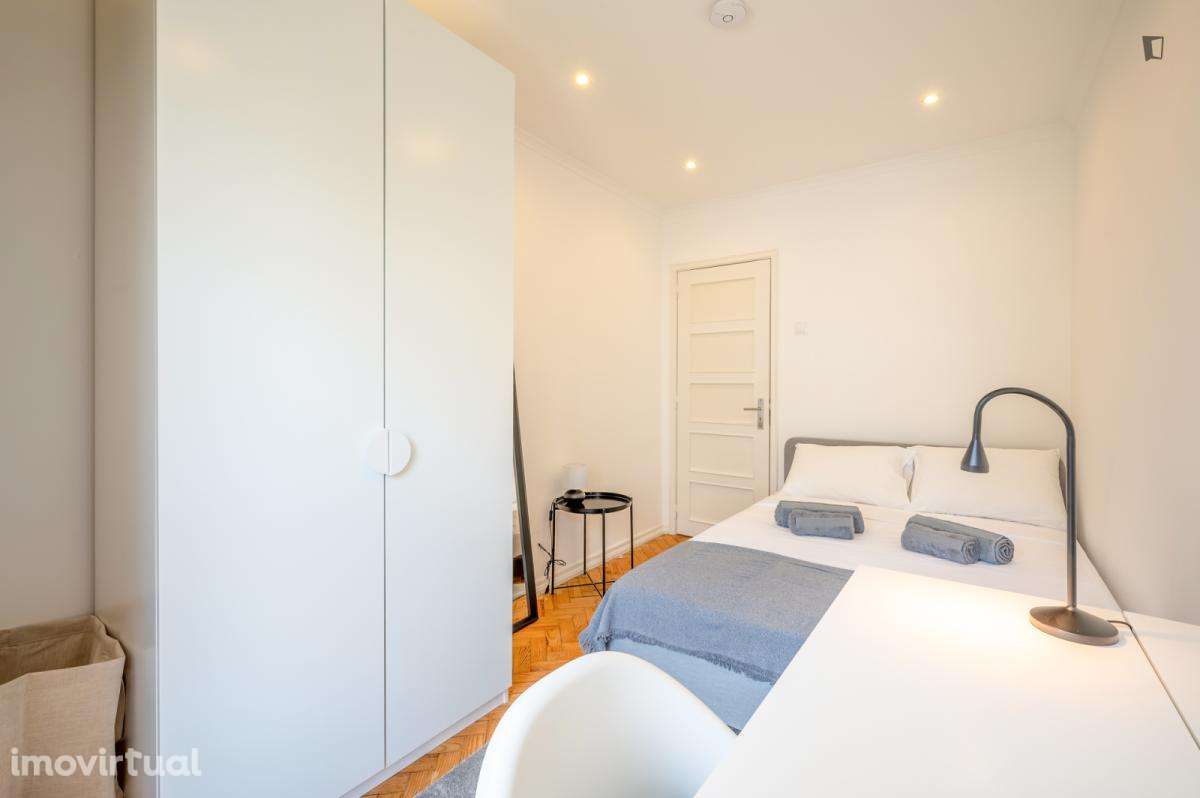 Quarto - localizado em Alameda Lisbon - Grande imagem: 3/21