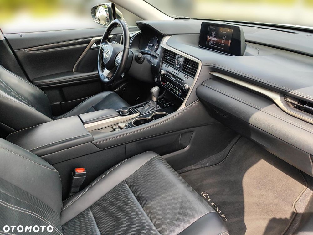 Lexus RX - 21