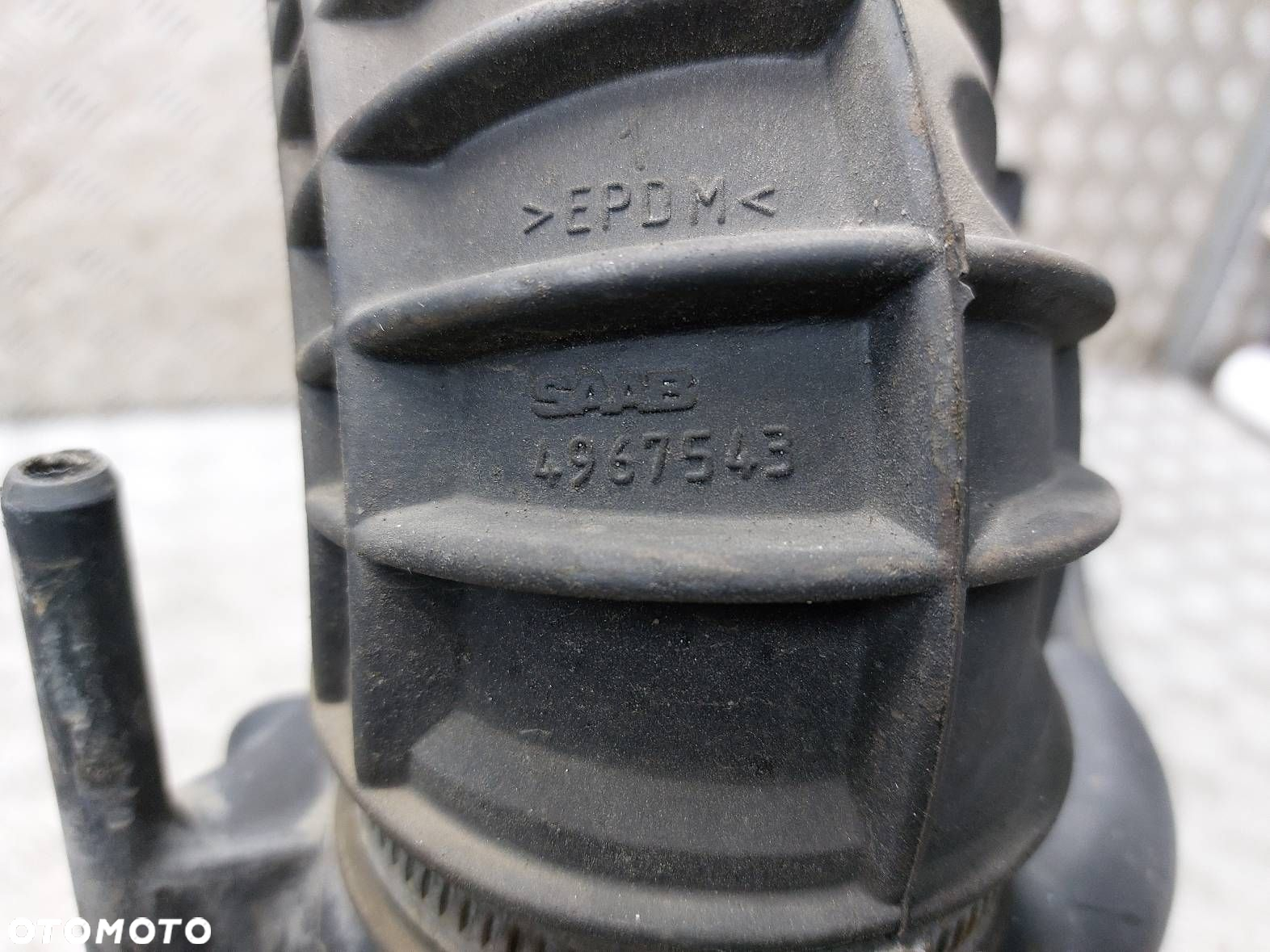 OBUDOWA FILTRA POWIETRZA + RURA DOLOT SAAB 9-5 I 2.0 T 4572483 4670469 - 9