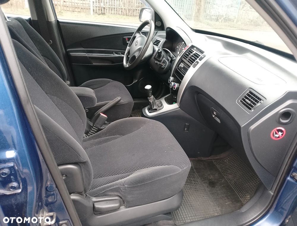 Hyundai Tucson 2.0 Comfort 2WD - 11