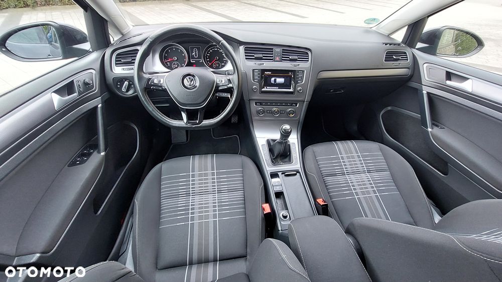 Volkswagen Golf - 12
