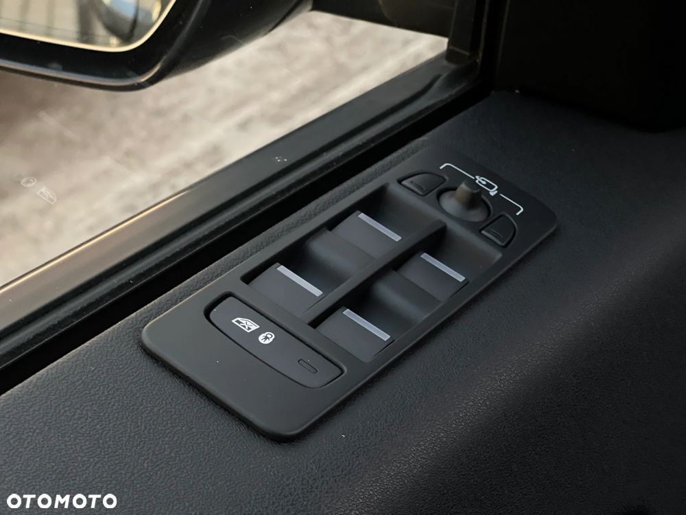 Land Rover Discovery Sport - 17