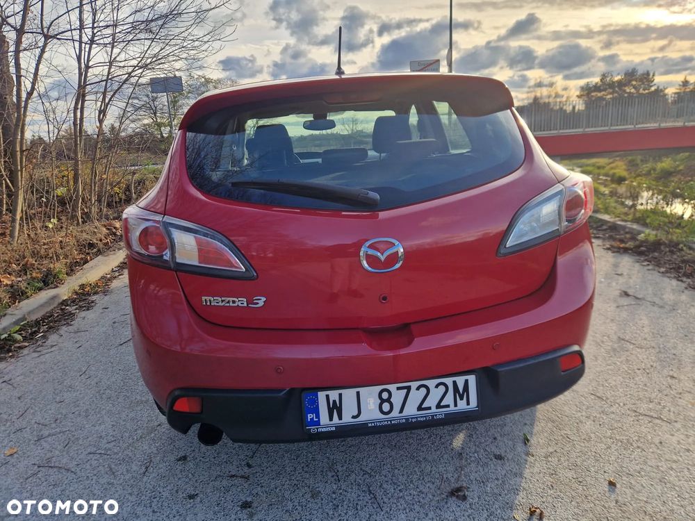 Mazda 3 2.0 Exclusive + - 8