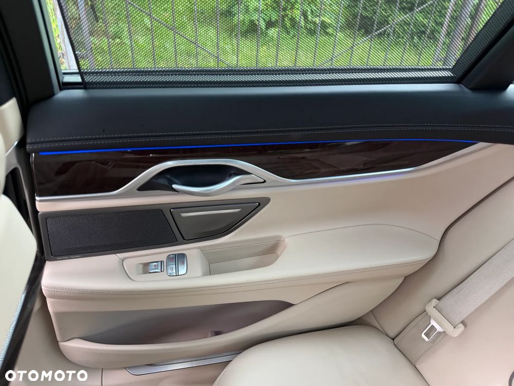 BMW Seria 7 740d xDrive mHEV sport - 33