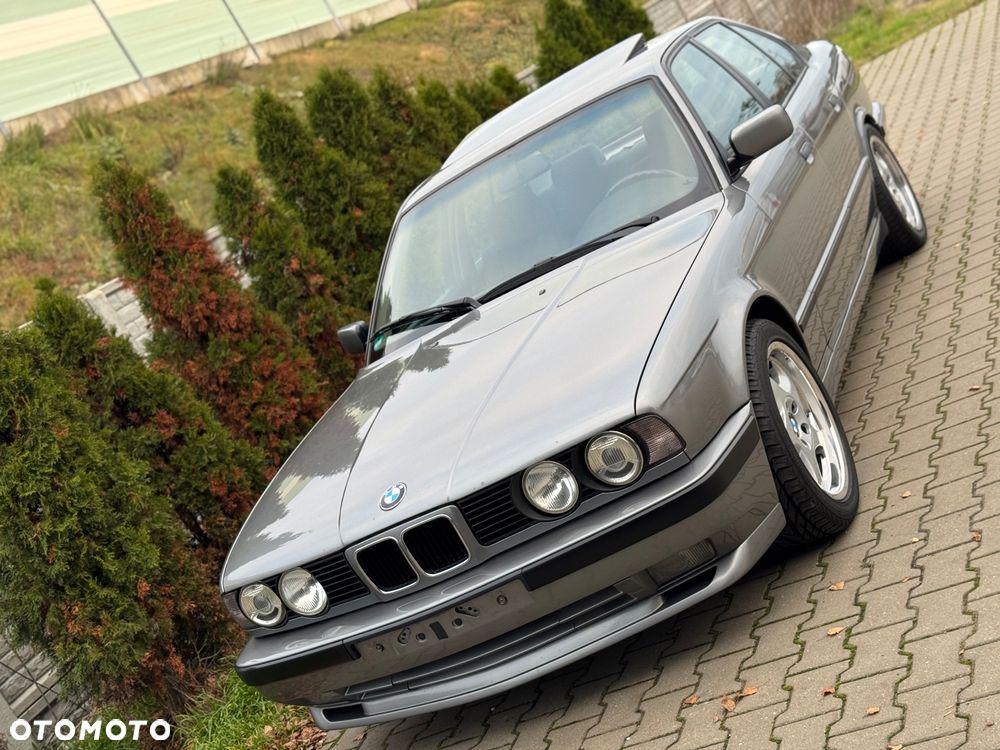 BMW Seria 5 525i - 4