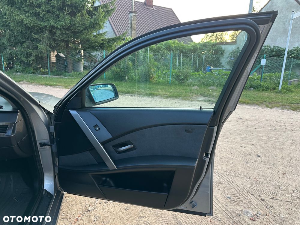BMW Seria 5 525i - 16