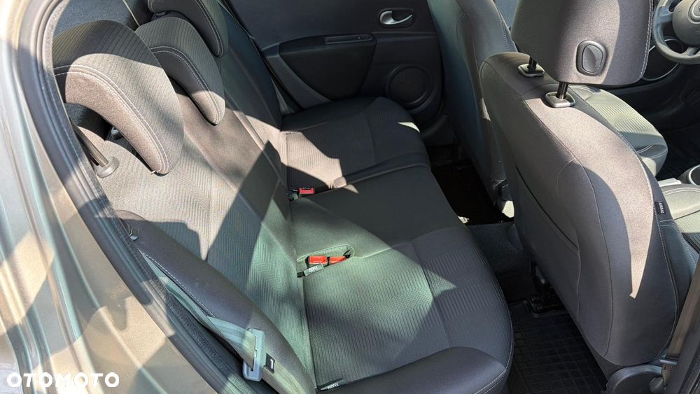 Renault Clio TCe 100 TomTom Edition - 16