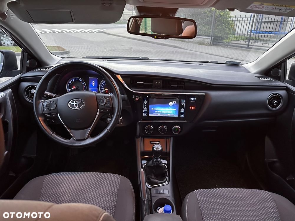 Toyota Corolla 1.6 Classic Plus - 13