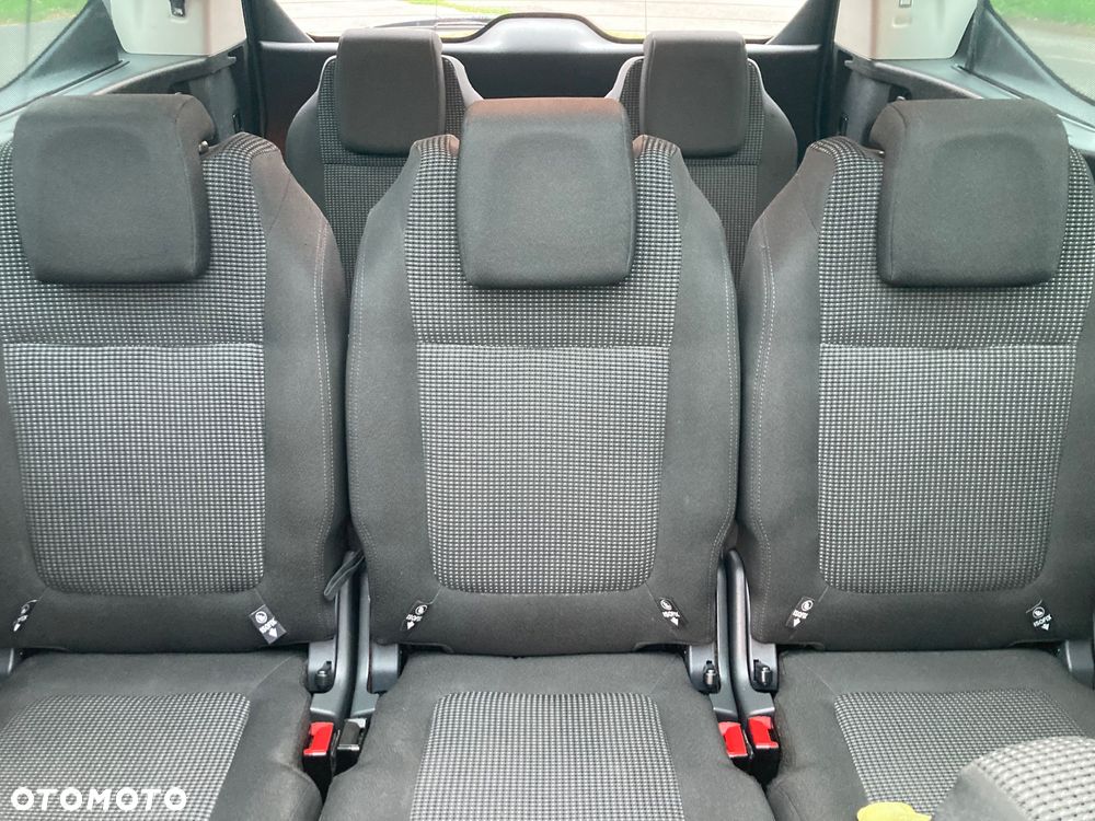 Peugeot 5008 - 25