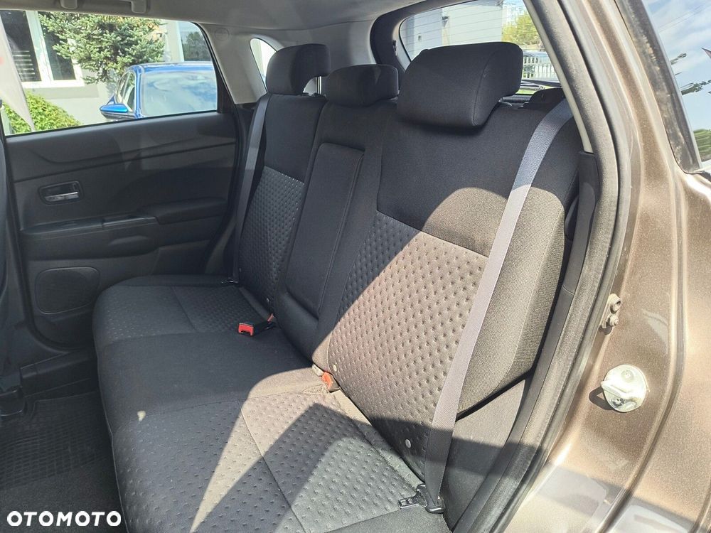 Mitsubishi ASX - 10