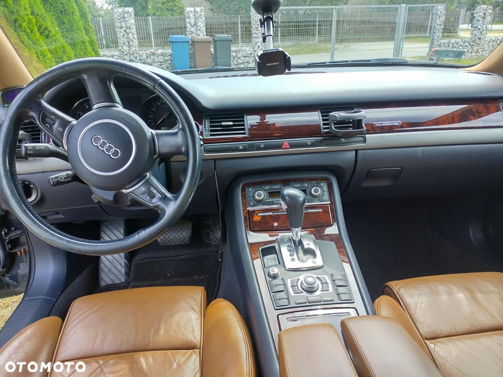 Audi A8 - 7