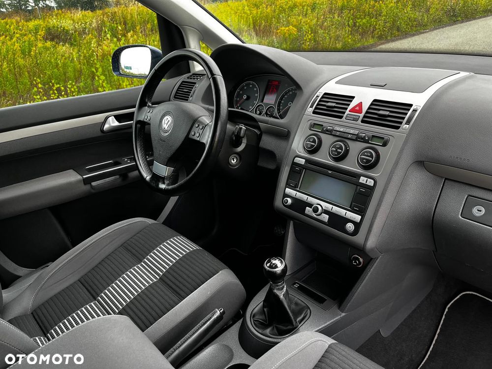 Volkswagen Touran - 26