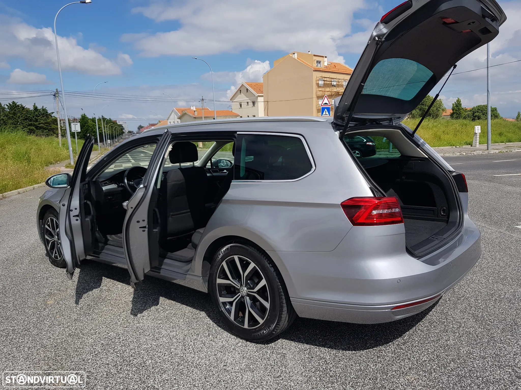 VW Passat Variant 1.6 TDI Highline DSG - 53
