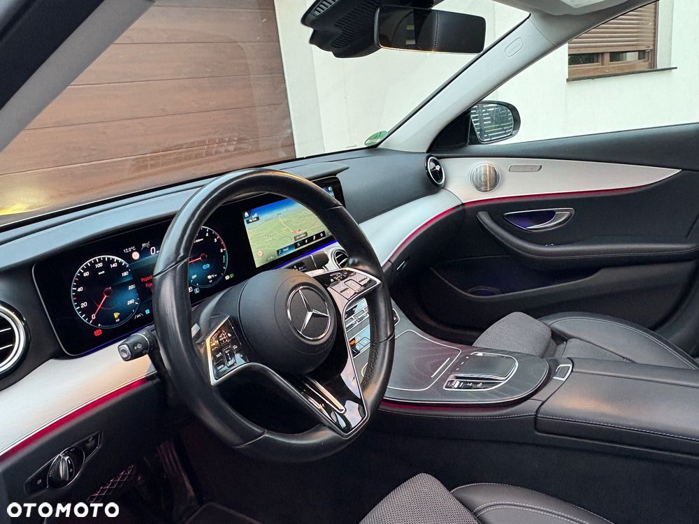 Mercedes-Benz Klasa E 300 de 9G-TRONIC Avantgarde - 32