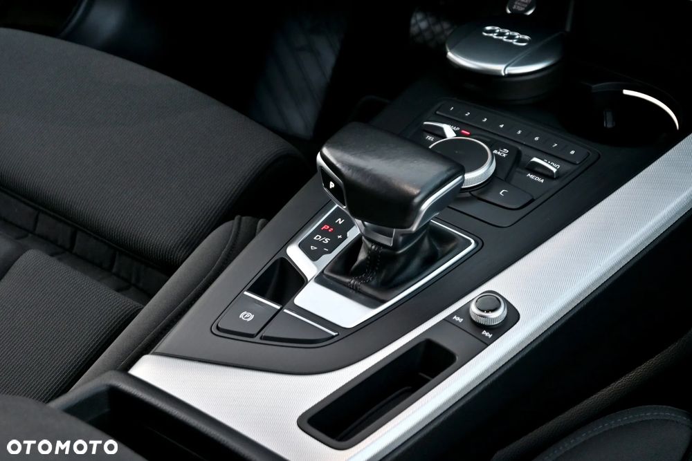 Audi A4 Avant 2.0 TDI ultra S tronic design - 27
