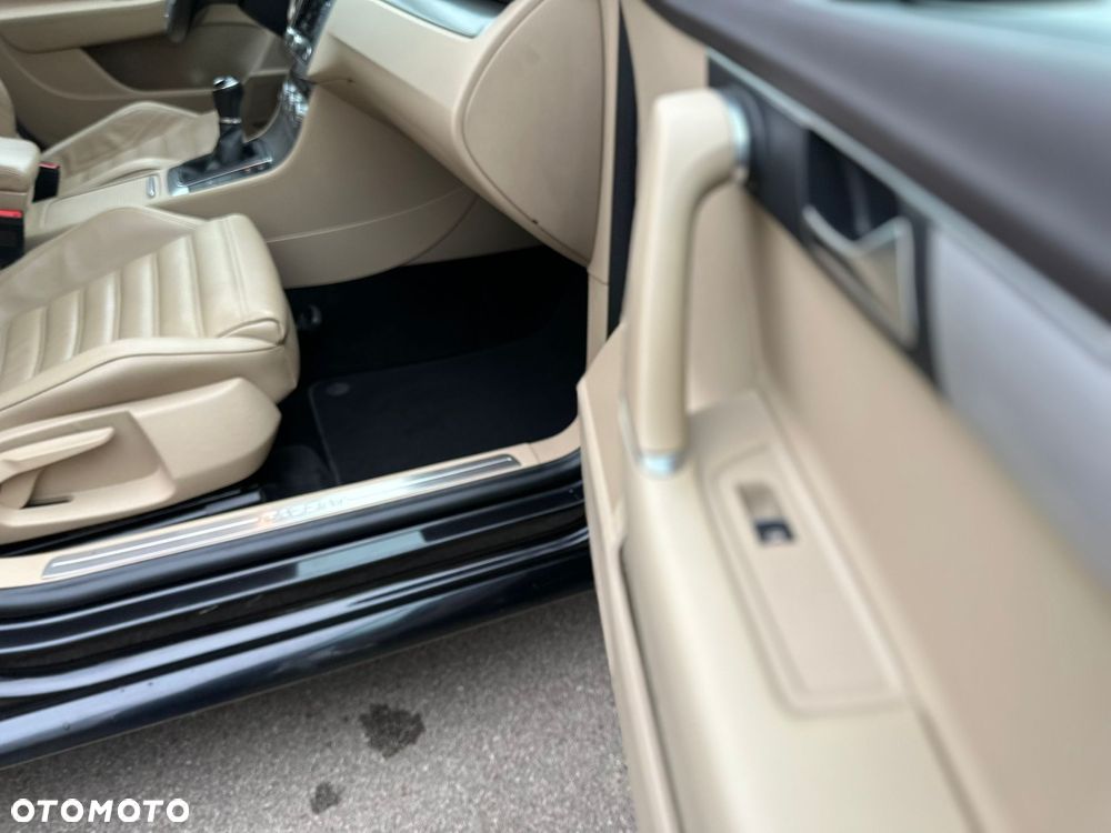Volkswagen Passat 2.0 TSI Highline - 21