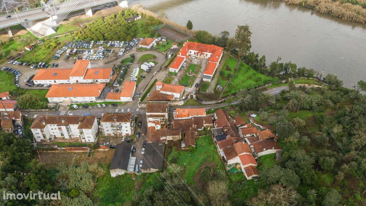 Moradia com Logradouro para reabilitar nas Lages | Coimbra - Grande imagem: 4/11