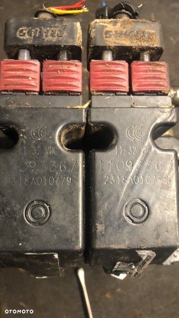 Elektrozawór Claas Sauer Danfoss 11093367 - 1