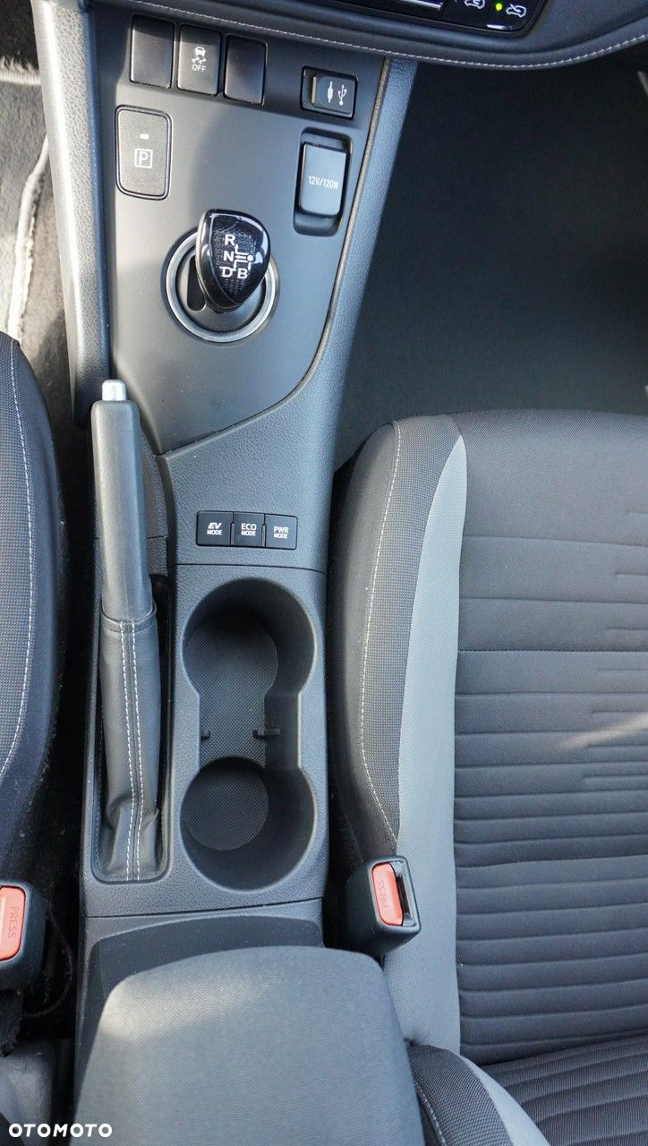 Toyota Auris - 13