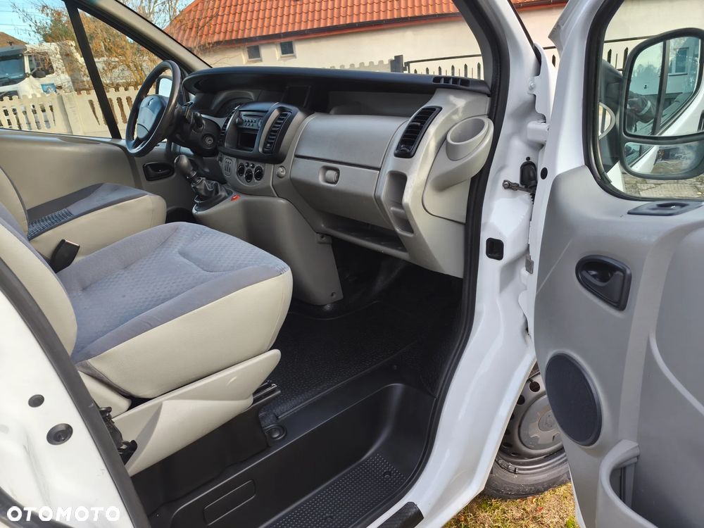 Renault TRAFIC - 12