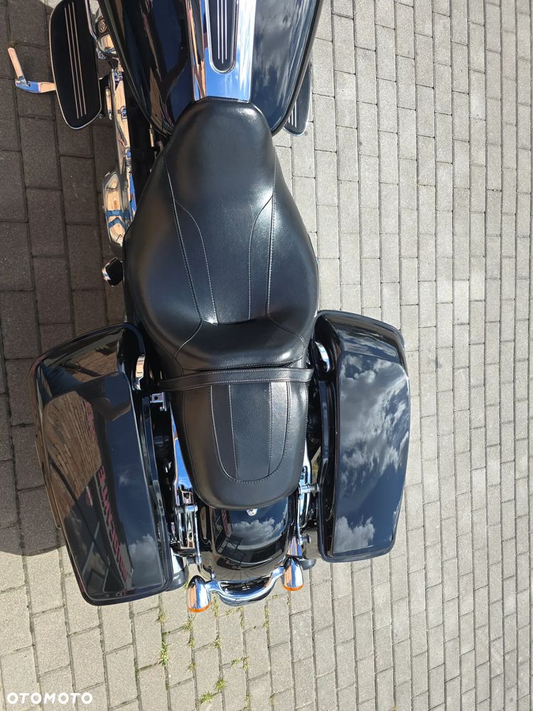 Harley-Davidson Touring Street Glide - 23