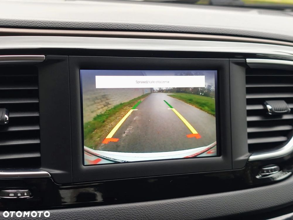 Chrysler Pacifica - 17