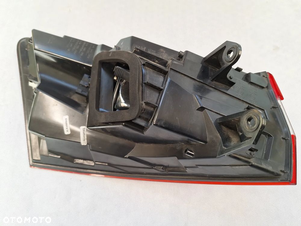 Skoda Superb III kombi lampa prawa tył 3v9945208A - 4