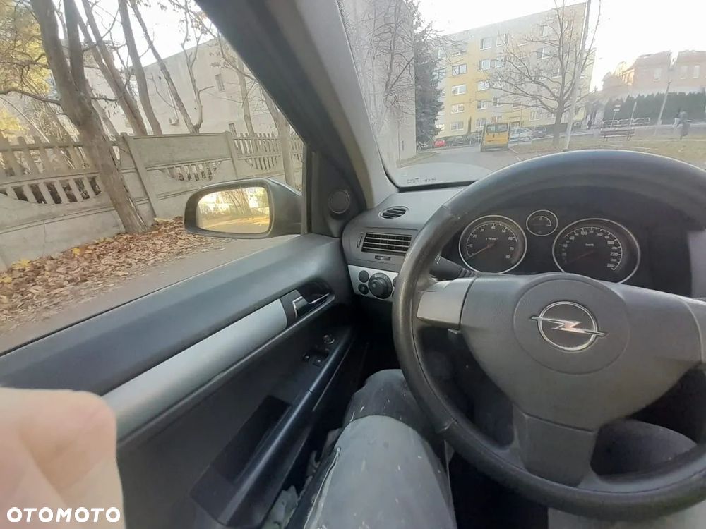 Opel Astra 1.6 - 9