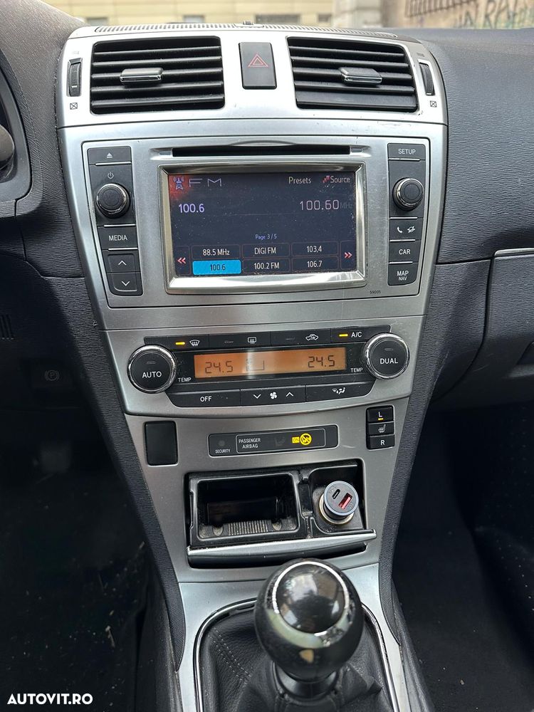 Toyota Avensis 2.0 D-4D Executive - 4